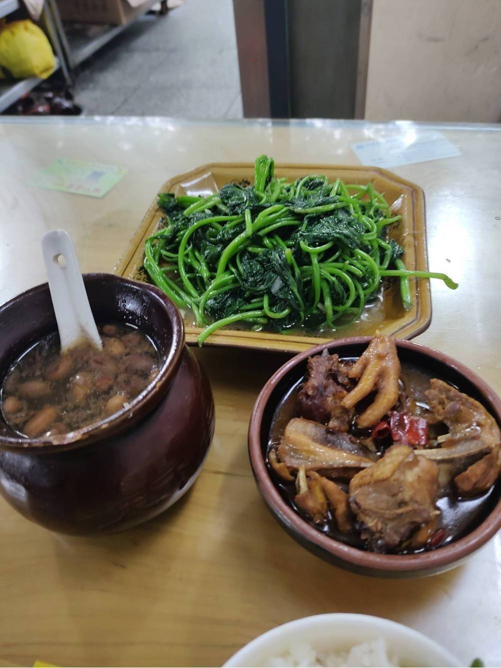 瘫痪了，随便整两个菜吃算了

45 / 作者:红菜苔 / 