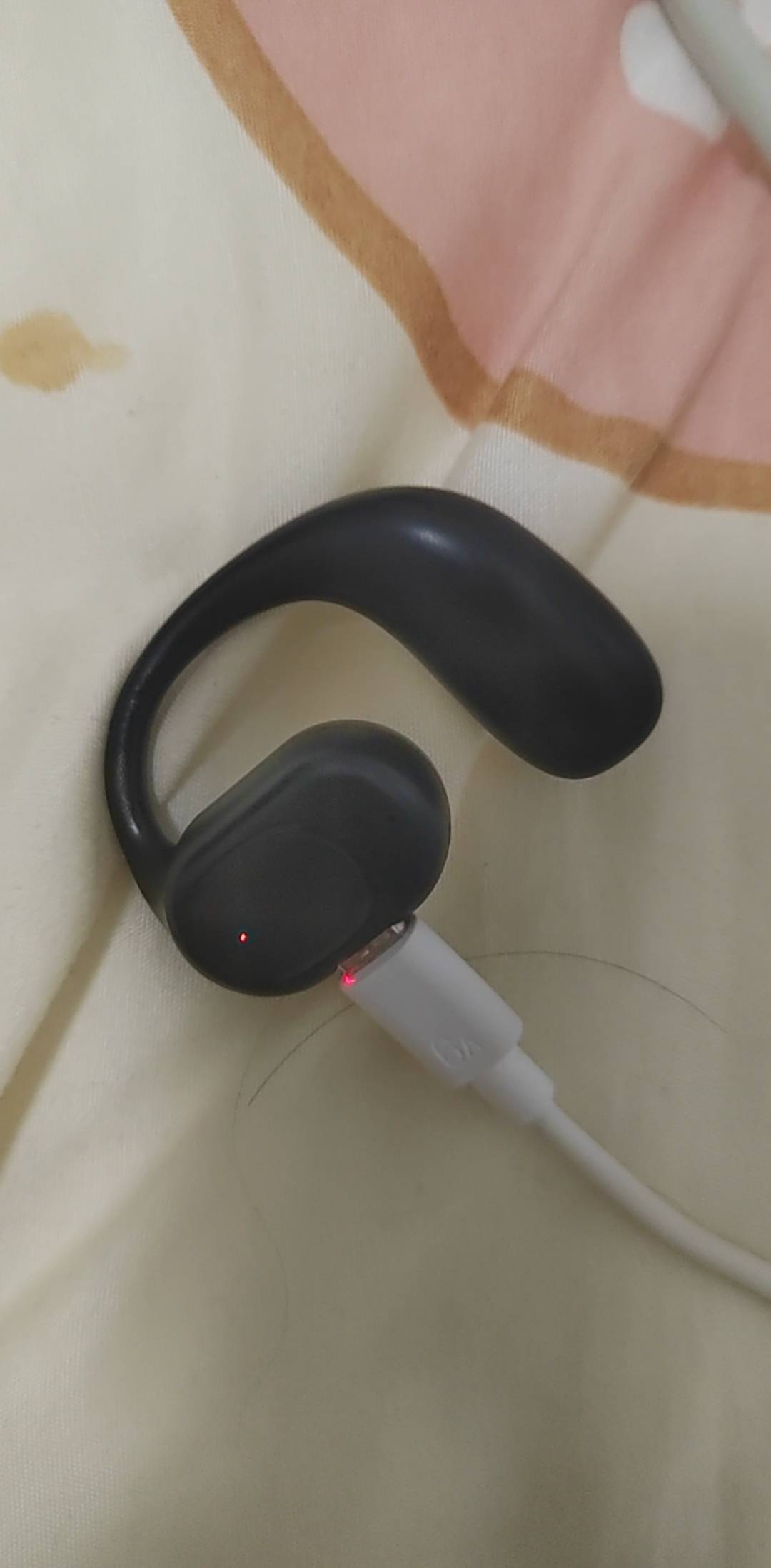 老哥们我在东子上面一分钱买的蓝牙耳机，冲一次电可以用12个小时，正常吗

82 / 作者:挂比了救我鸭 / 