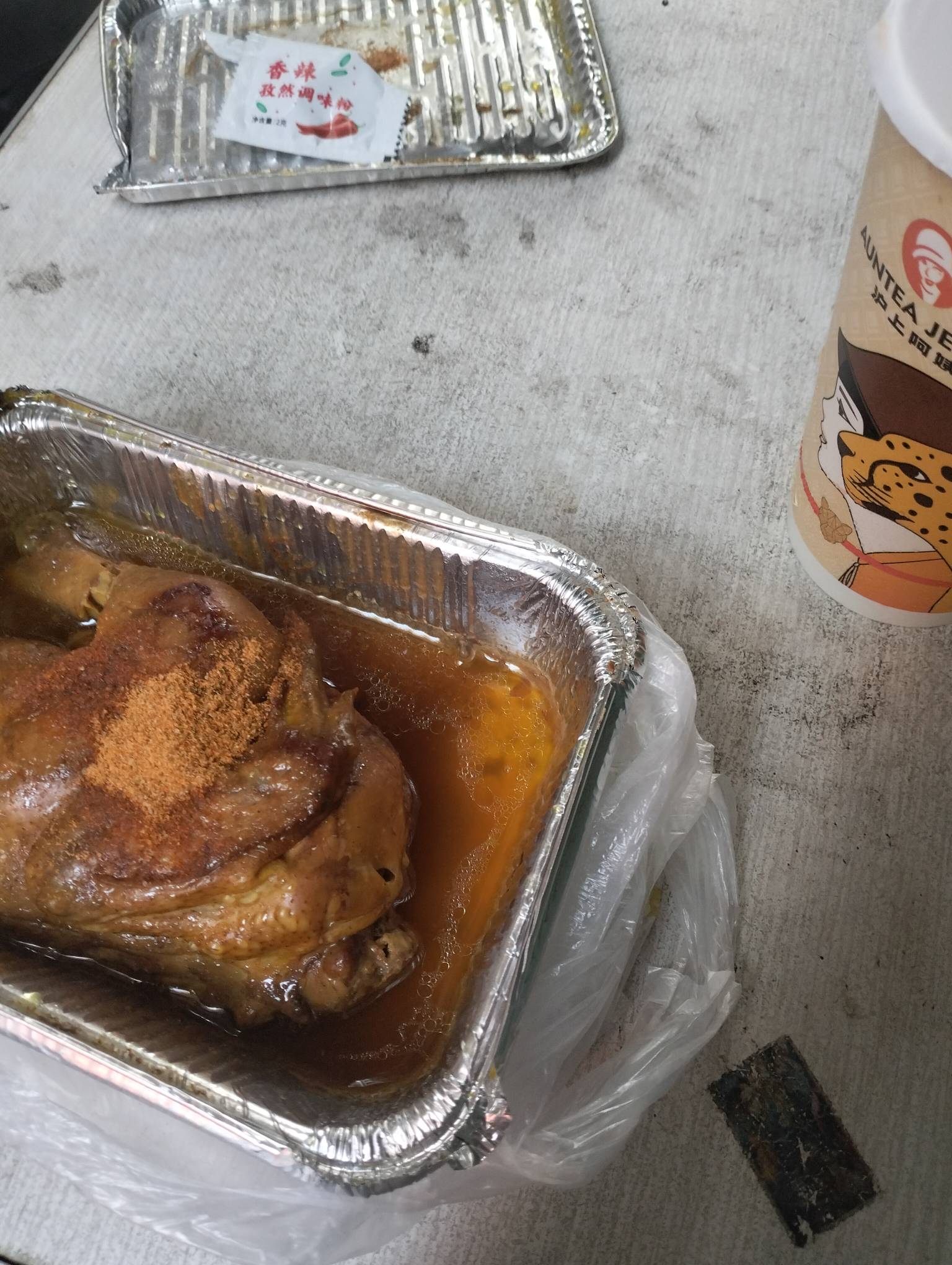 饿一天了，吃点喷射垫垫肚子

60 / 作者:尛•牛•氓 / 