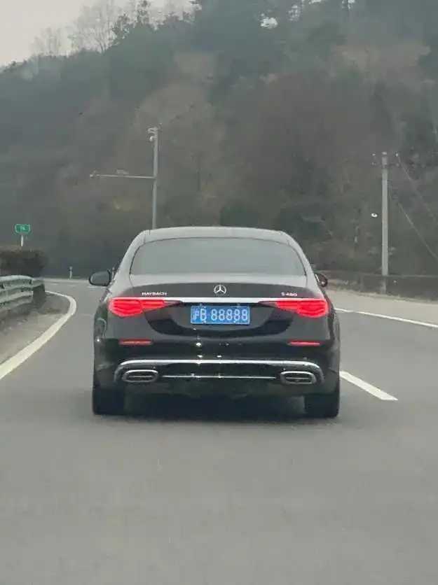 
这个车牌好牛B啊

46 / 作者:一纸渡桥 / 