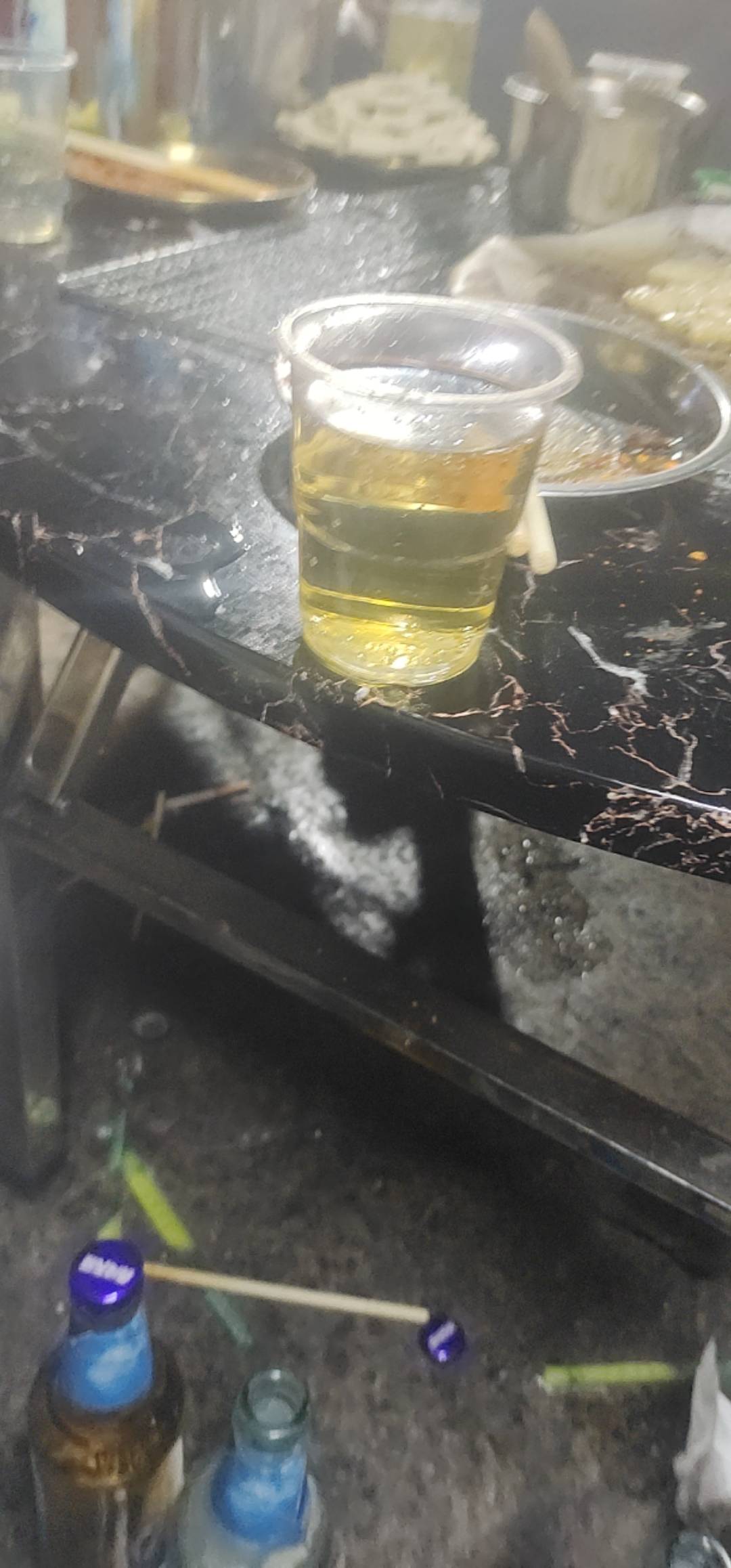 听说半夜发啤酒的人都会得痔疮，不知道真假
85 / 作者:回首往事！ / 