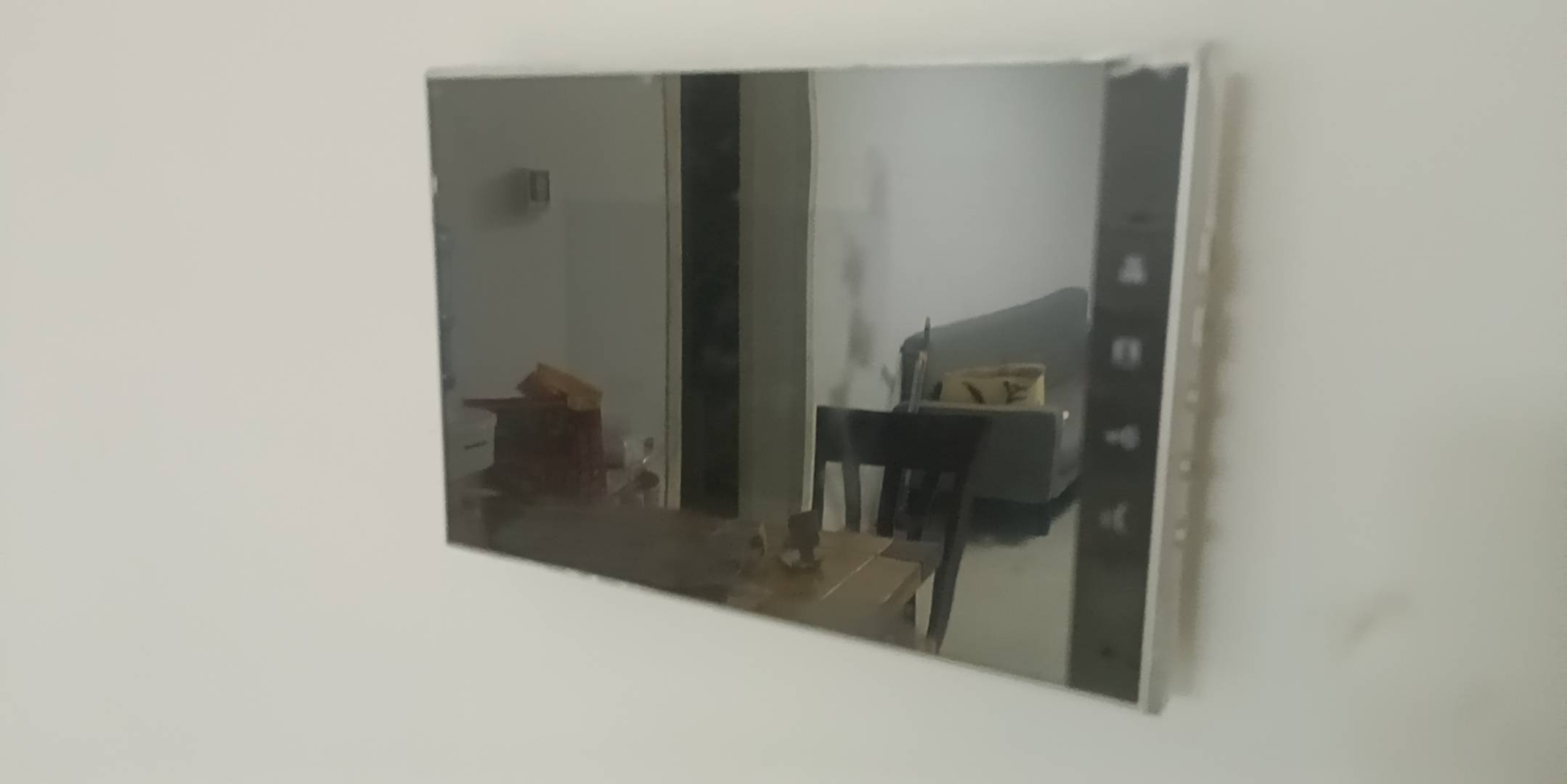 做饭头一次触发烟感报警，看了半天才找到关闭按钮。。。


95 / 作者:顾小贝 / 