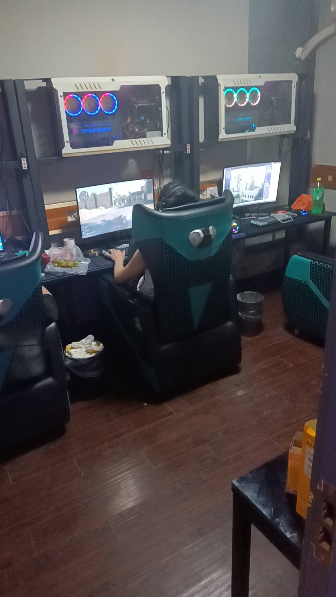 有没有老哥来合的，一天25-27


59 / 作者:眷念- / 