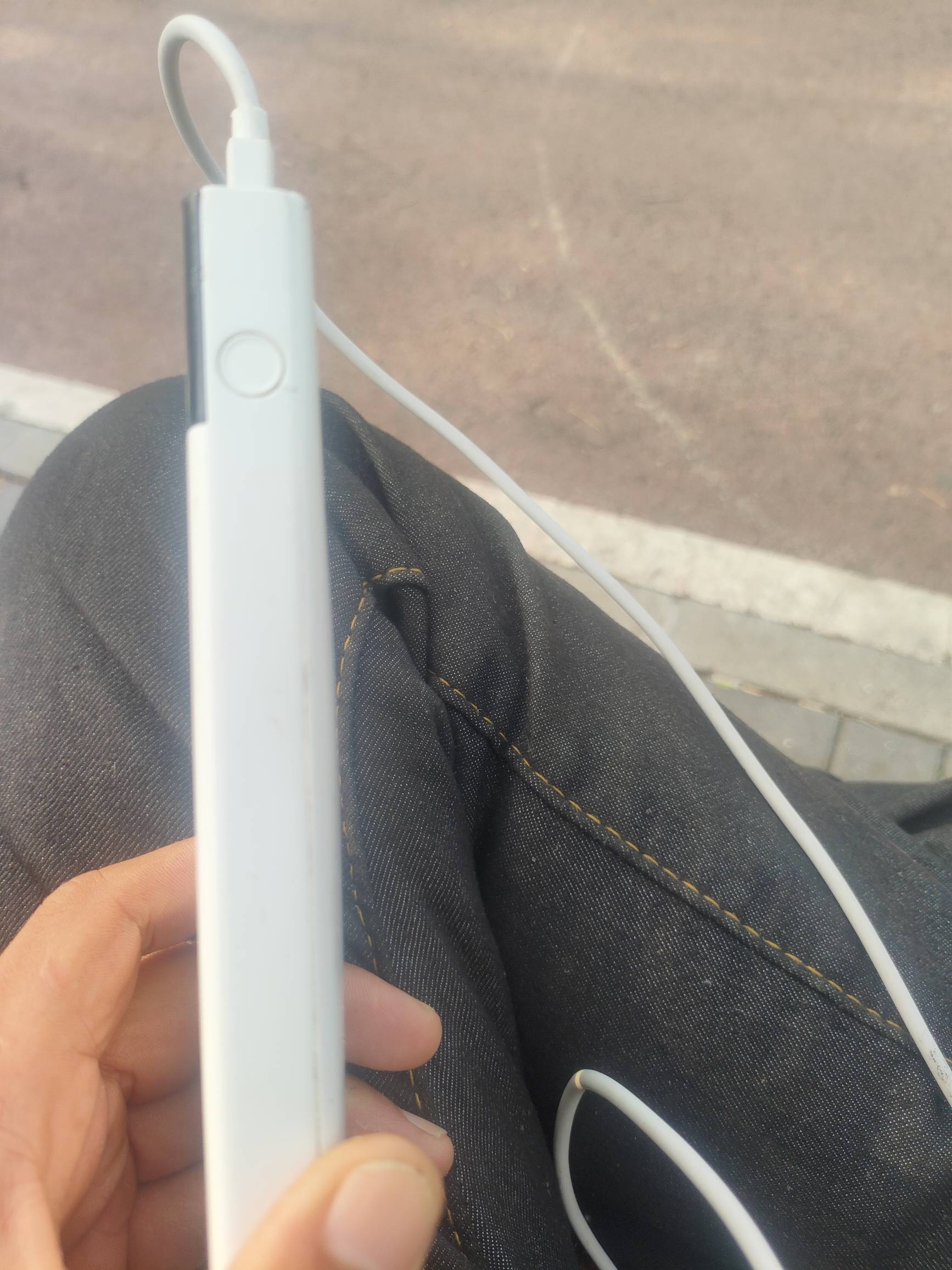 才发现充电宝鼓包了，还纳闷100%才能给手机充20%就没电了，这下怎么挂壁

2 / 作者:Apppppp1 / 