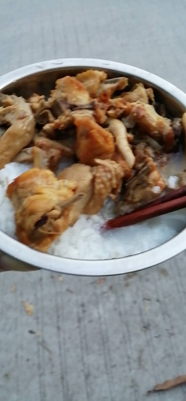 工厂的饭，老板娘煮的

77 / 作者:优女 / 