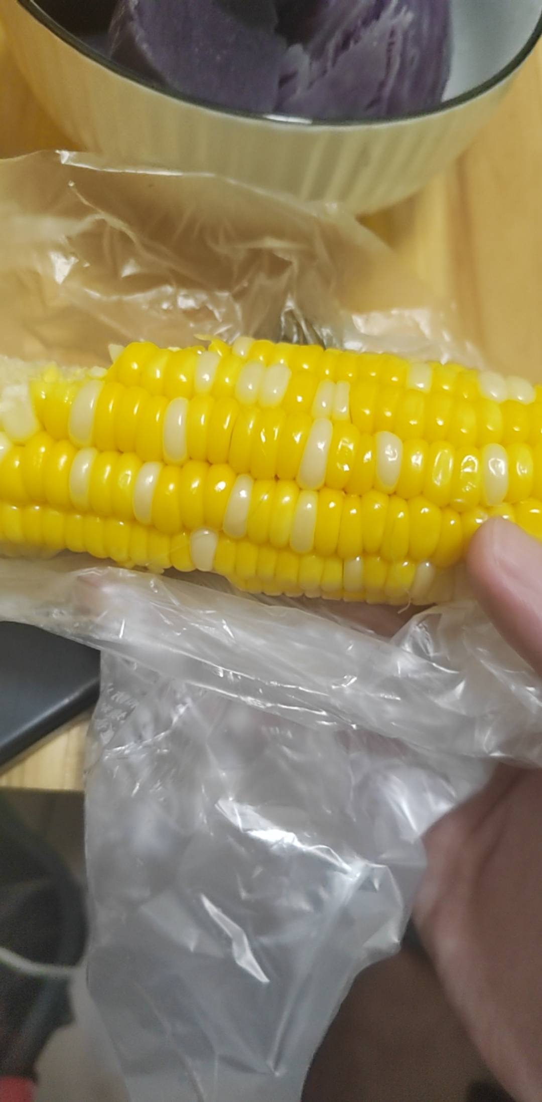 这个黄的硬邦邦不是糯玉米吧？我怎么感觉像甜玉米

33 / 作者:挂比了救我鸭 / 