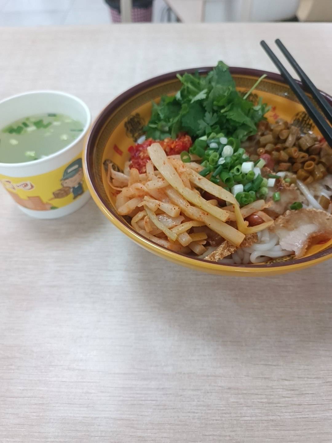 老哥们推荐一下平时都吃的啥外卖，我感觉打开外卖都不知道点什么了，迷茫，没一个好吃10 / 作者:我没布鞋 / 