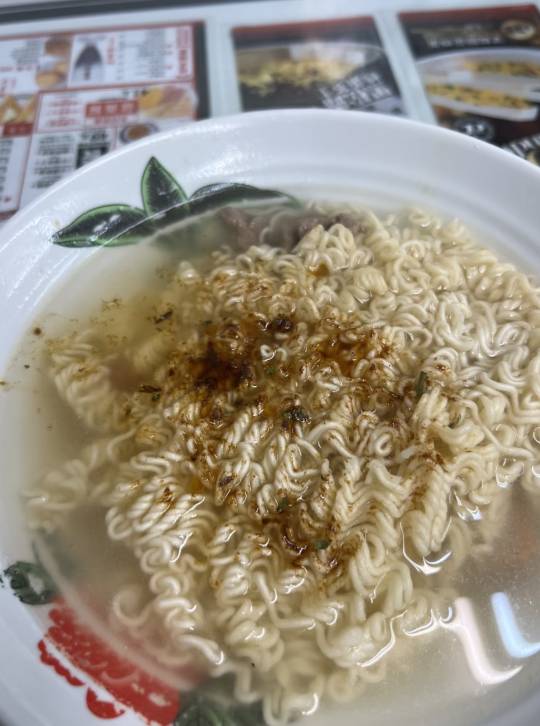 有没有50块钱的羊毛？30剪头发搞个洗剪吹 剩下20坐个滴滴来回，头发跟女的一样了 没钱88 / 作者:理理理66 / 