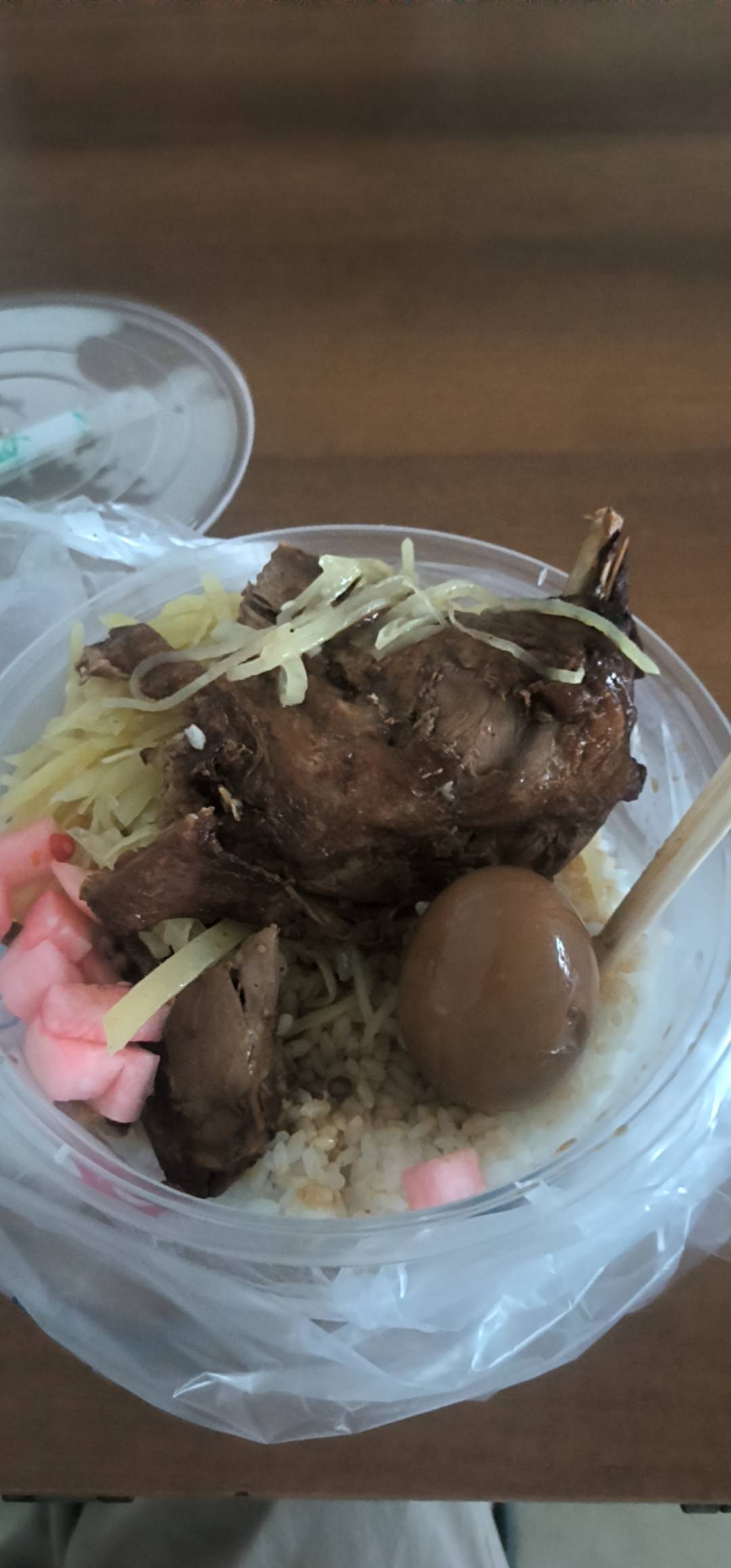 让老板给我搞了个鸭腿。我说不给就投诉

80 / 作者:天空的时候想我 / 