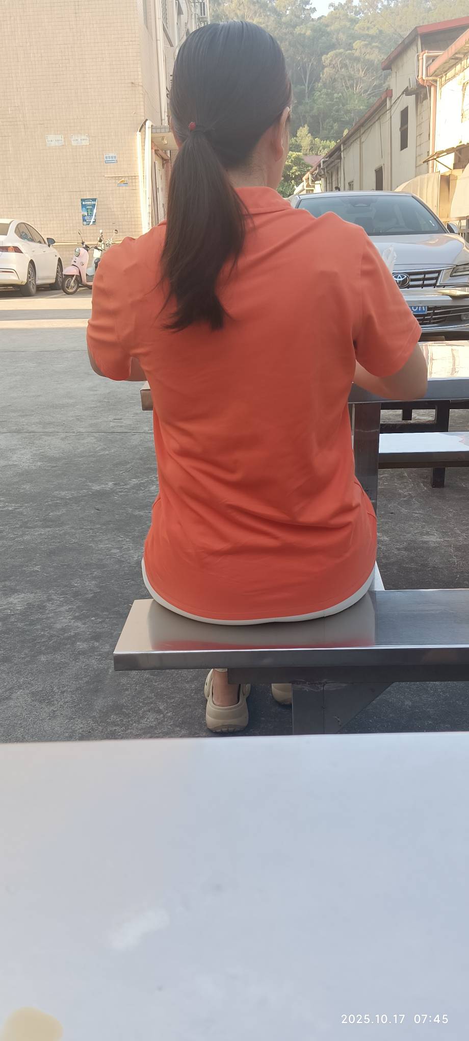 老哥们，今天干日结，11点多回了条信息，被老板看到，说我做不了就下班，眼泪差点流下45 / 作者:永恒yi / 
