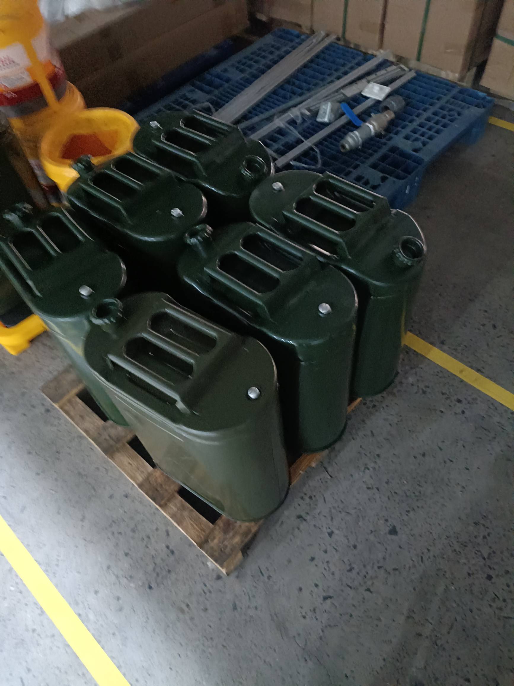 老哥们发财了好多火箭燃料

50 / 作者:落叶455 / 