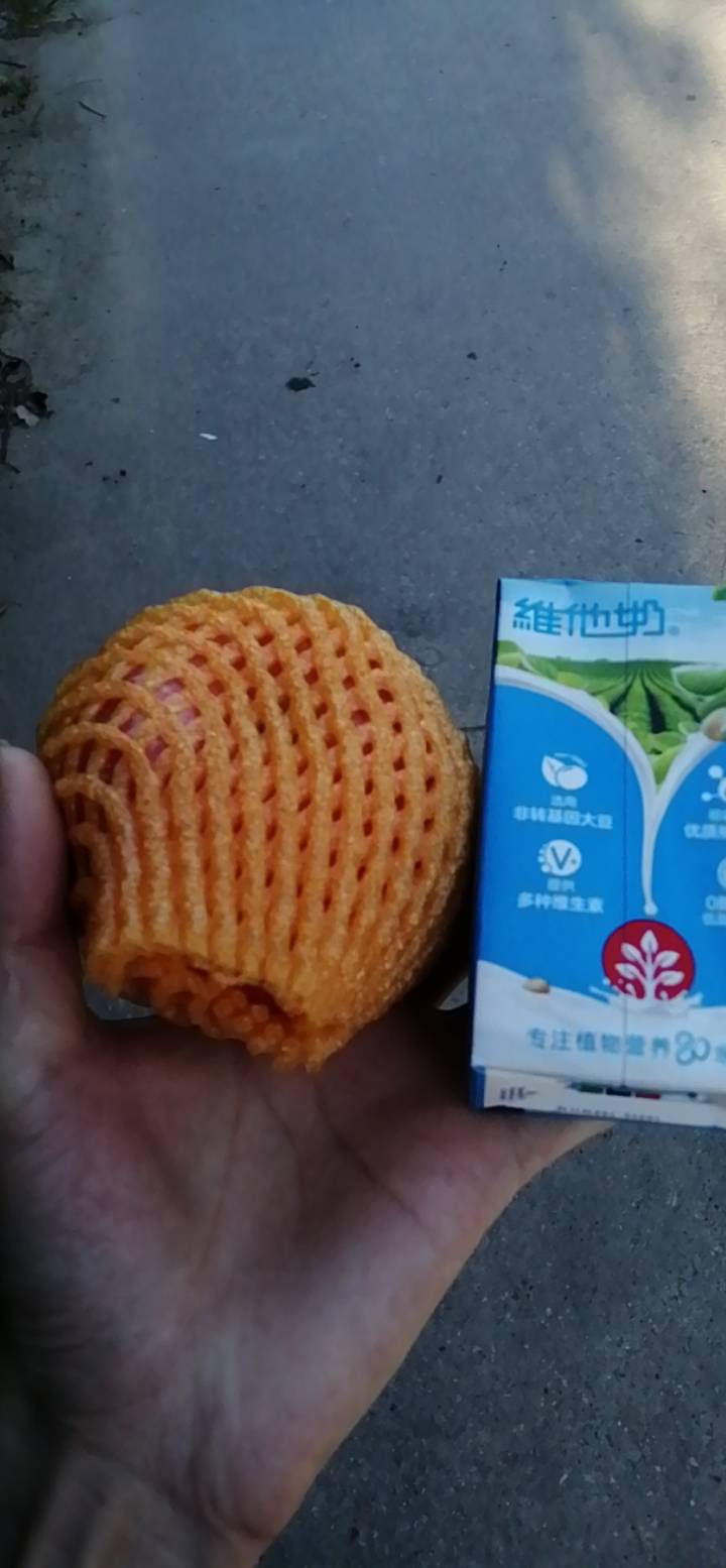 早餐，七块钱，超市买的

35 / 作者:优女 / 
