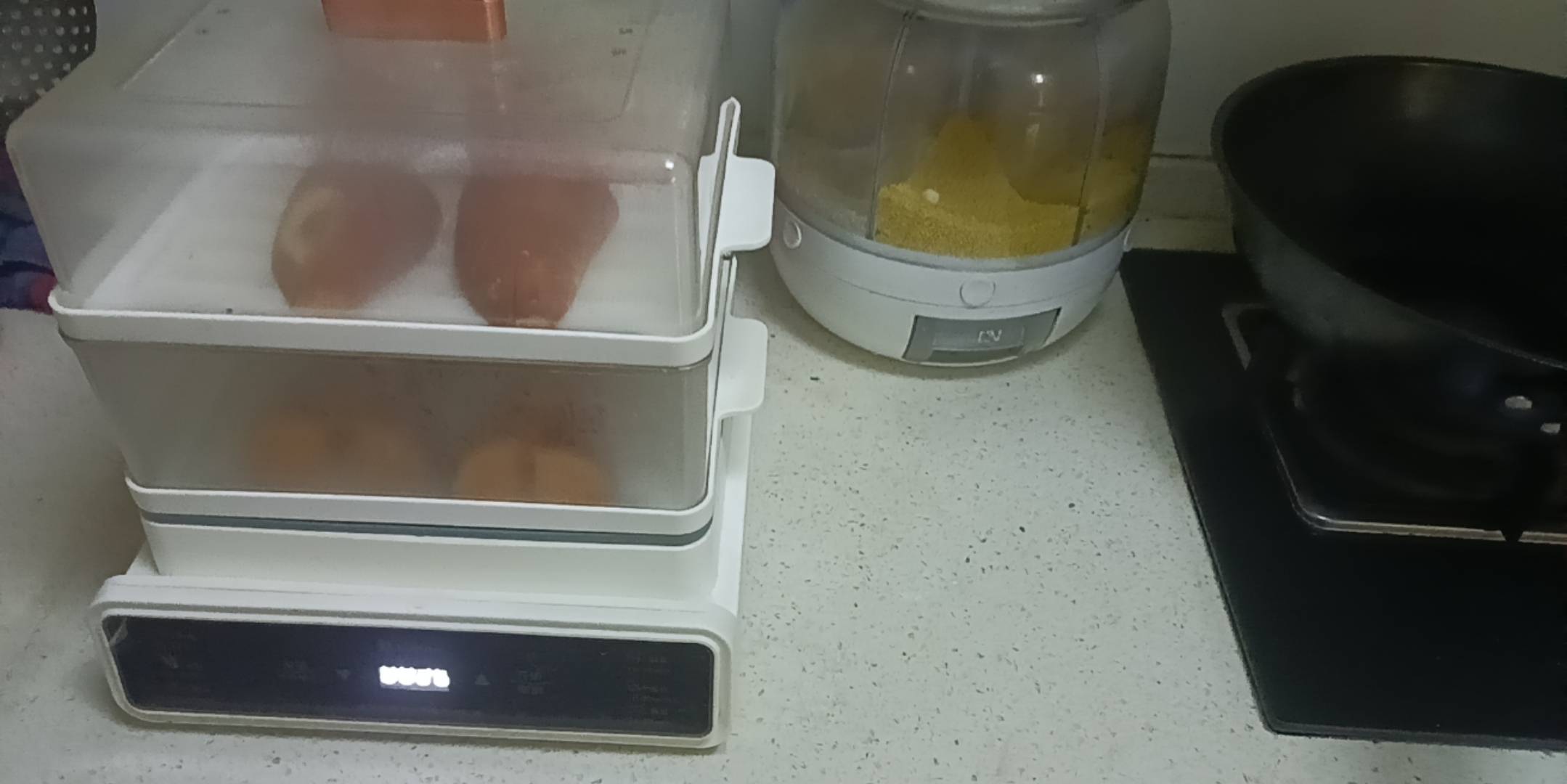 地瓜要好了一会老哥们先吃

53 / 作者:顾小贝 / 