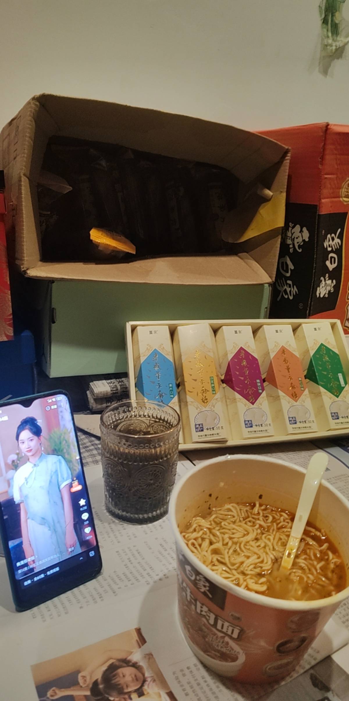 饿死了，还好囤了点物资。老哥们先吃

70 / 作者:烟火里的尘埃11 / 