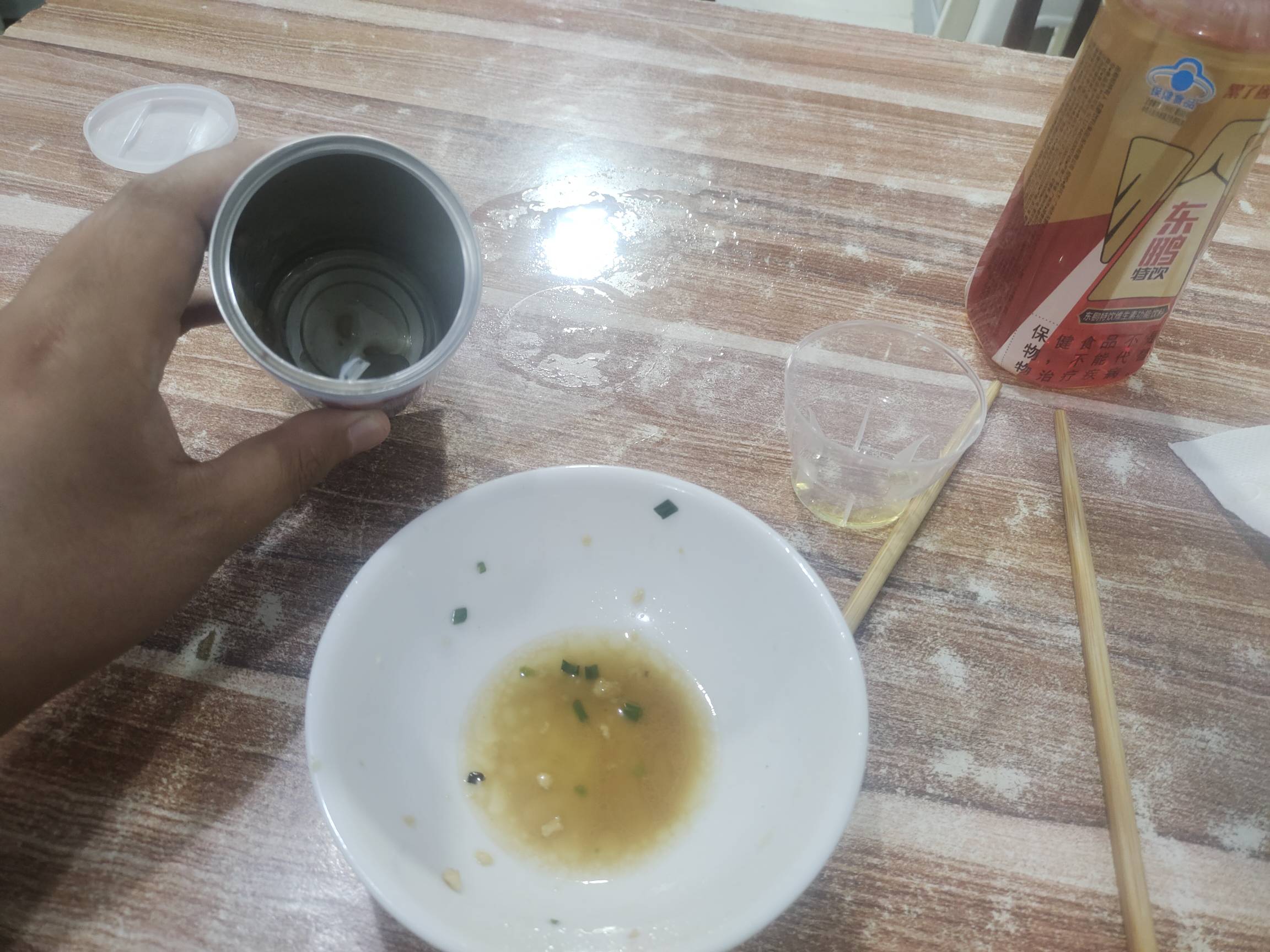 最早的早餐店一点钟就开门了，吃个炒糯米饭要8块，我觉得有点贵，正好我想起来加鸡蛋2 / 作者:坤坤爱打球啊啊 / 