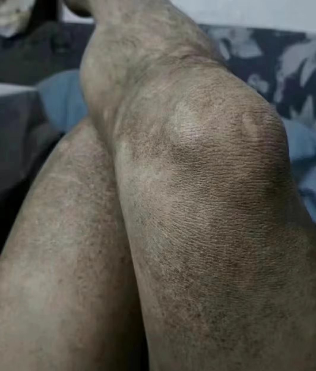 老哥们，广东是入秋了吗，昨晚干活还有点小冷，最后这装毕范还是把烟拿了
22 / 作者:季伯长 / 