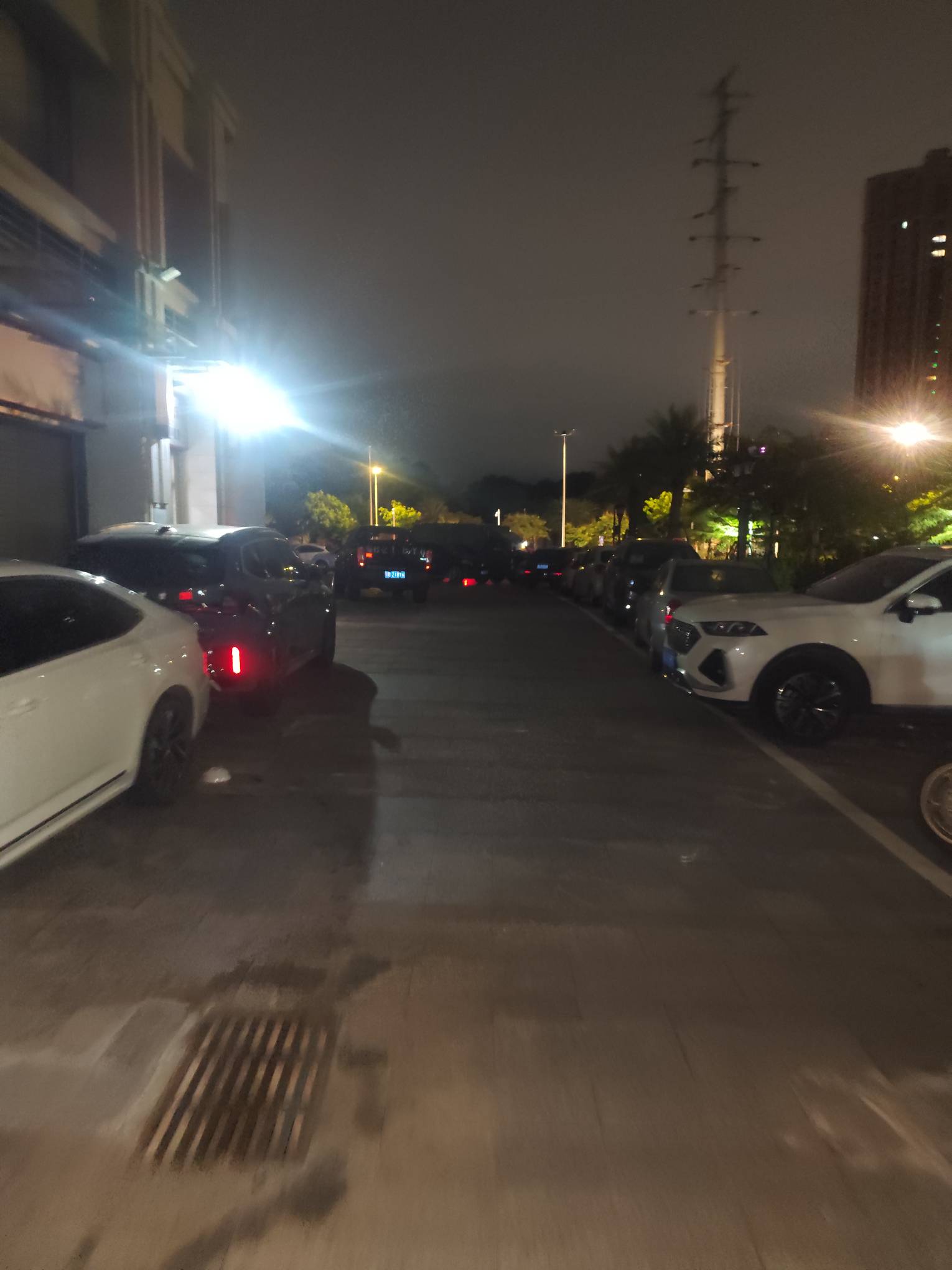 五点就让我们下班，小可爱仓库，外面刮大风 冷的一批，又没有车也没有早餐吃

50 / 作者:不过是大梦一场 / 