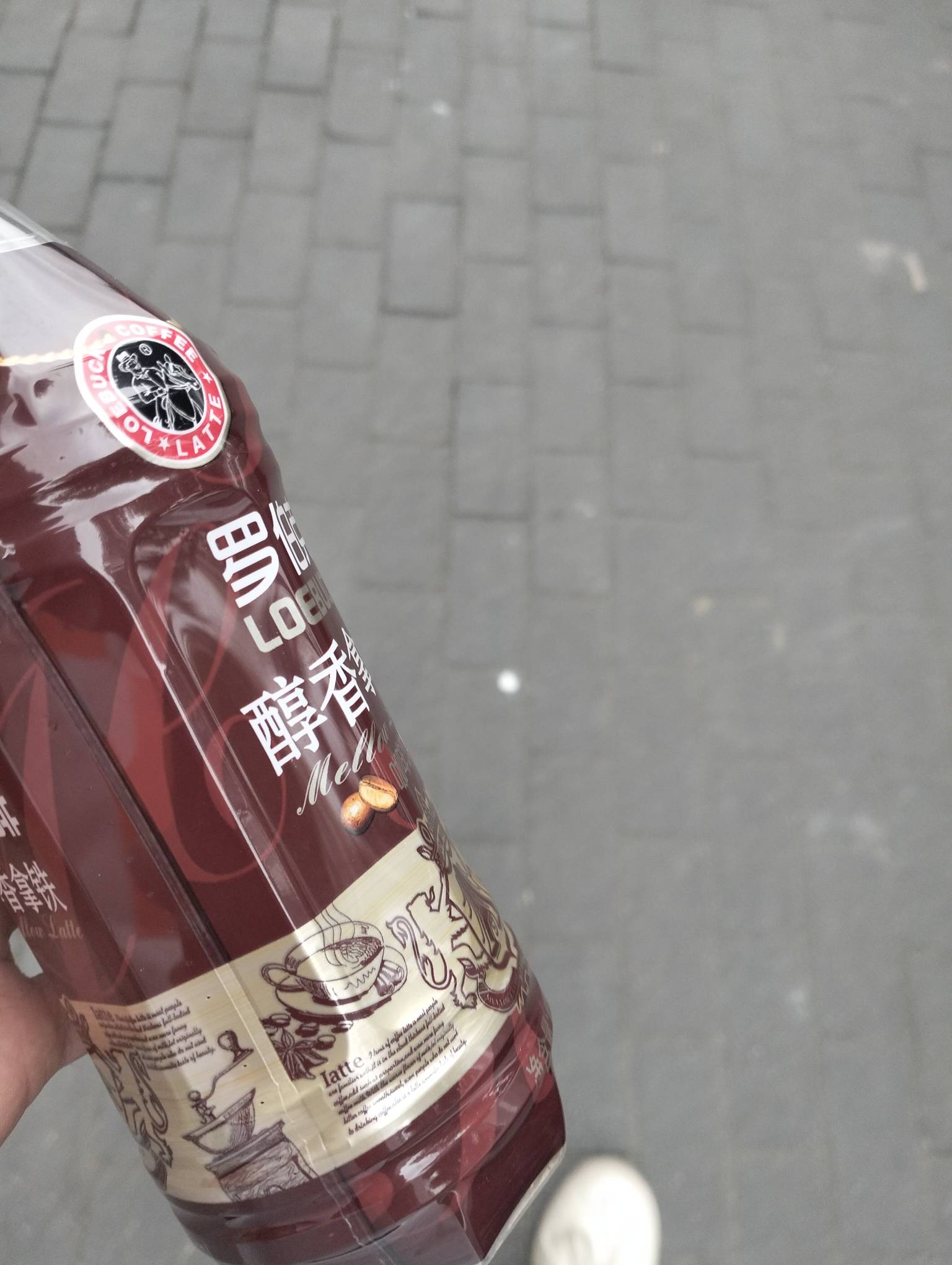 太难了，六点起床出门翻宝箱，现在才捡了一个，老哥们快发毛，饿s了

93 / 作者:尛•牛•氓 / 