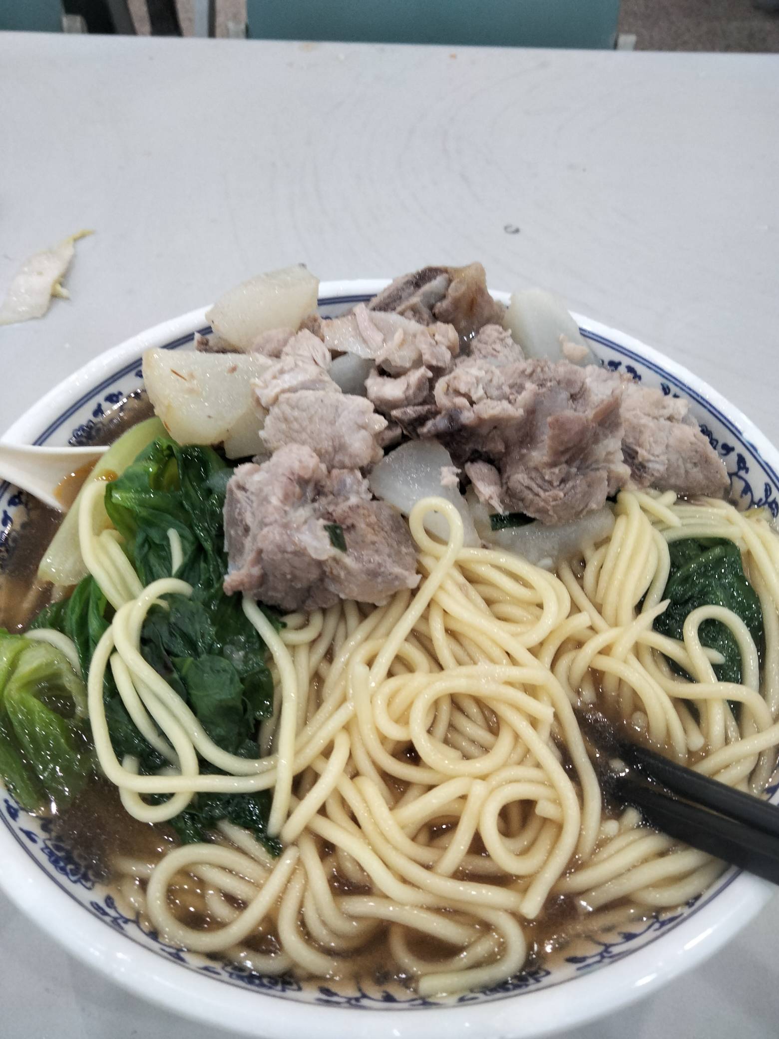 刚睡醒发现天气变凉了好多，吃碗挂壁面就开始上班了，这种天气上班刚刚好。

15 / 作者:君子之交淡如水 / 
