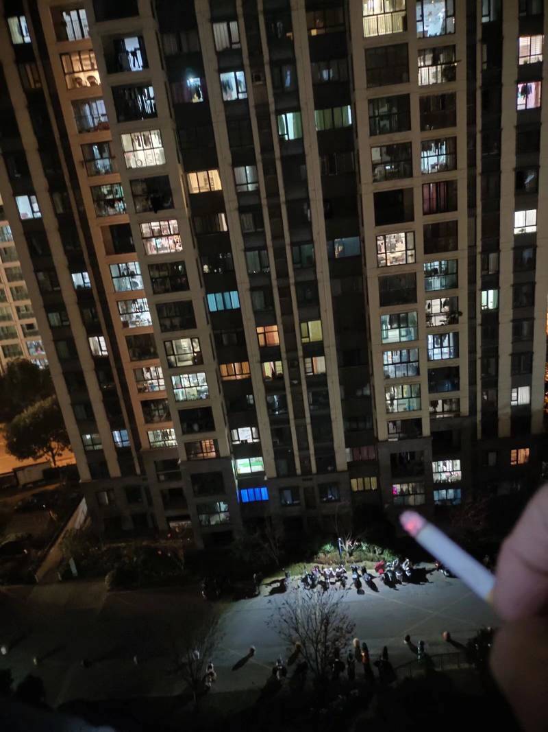 真是天不亡我啊，苏州这两天一下子降温到十几度一个长袖都没有，住的地方也没有，前段53 / 作者:麻将糊了333 / 