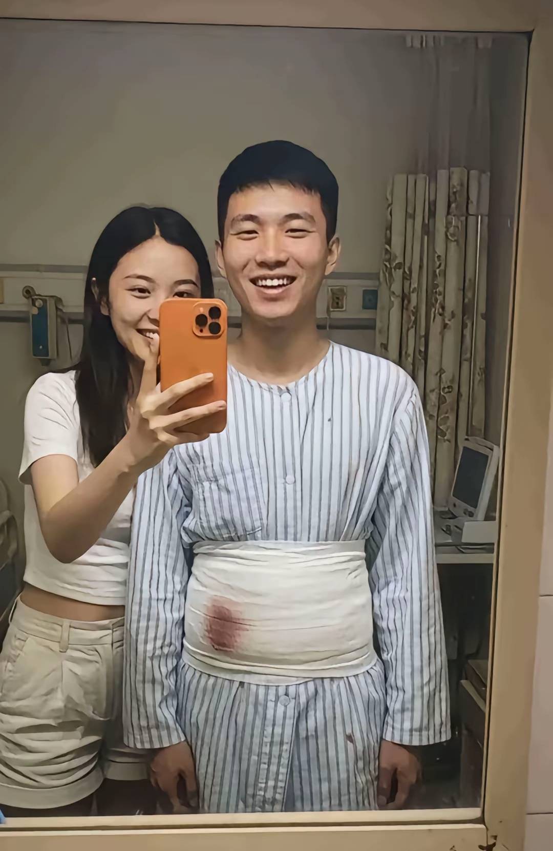 噶了一个腰子给女朋友买了一部苹果17

87 / 作者:先天挂逼圣体 / 