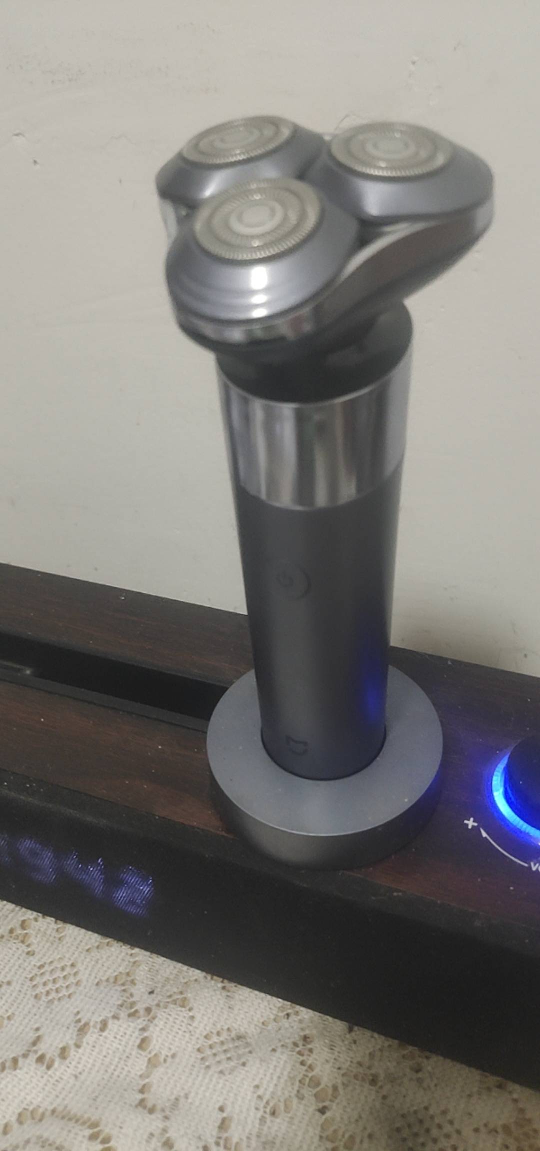 这刮胡刀原来上面得拆下来清理，我都是冲一下，刚才直接转不动了

73 / 作者:雨夜带伞不带刀丶 / 
