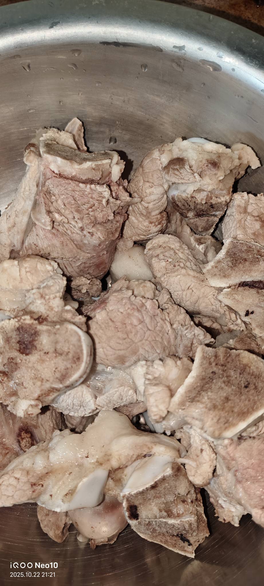 太冷了，吃点肉

33 / 作者:卡农-老哥 / 