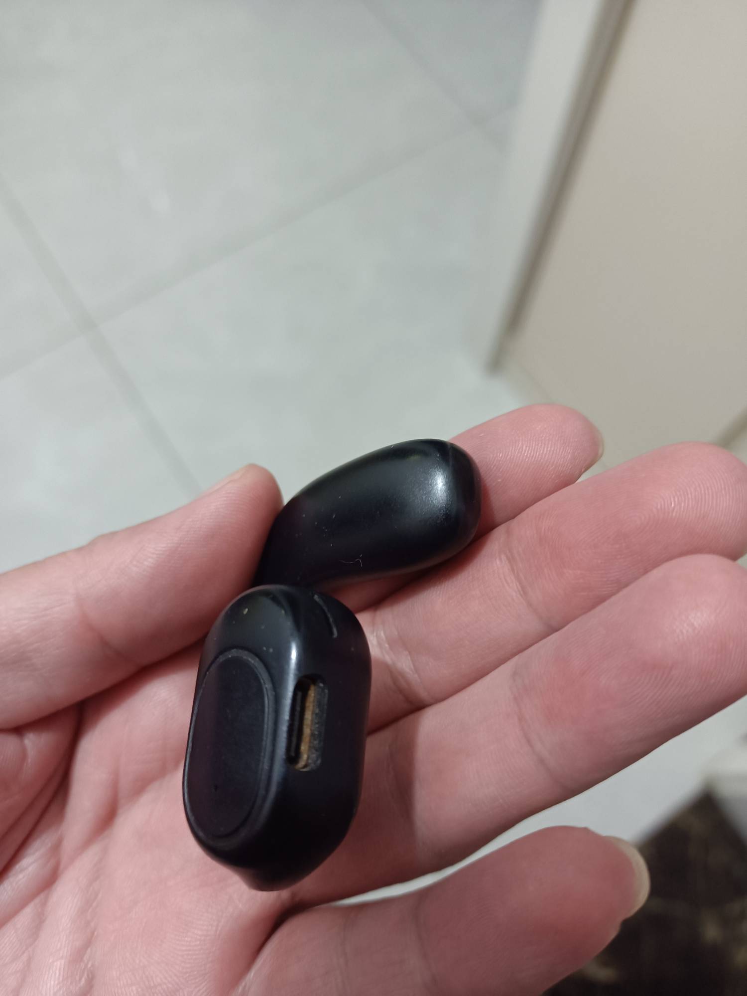 村里刚通网  谁能告诉我这蓝牙怎么用 就一个接口 一链接就无法配对  刚刚剪的


65 / 作者:莪吥〆会输の / 
