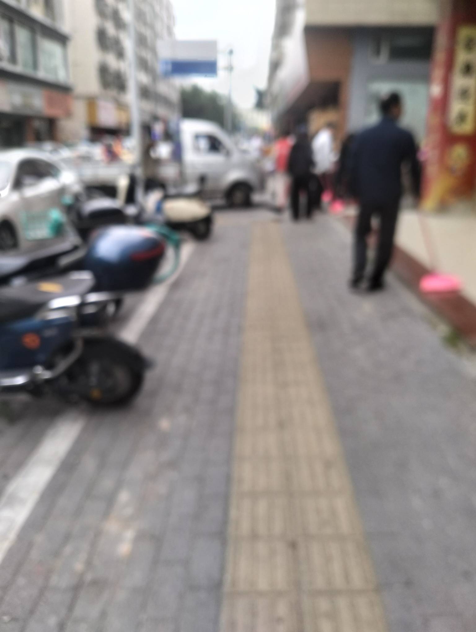 这帮坐办公室的又出来做样子了


18 / 作者:尛•牛•氓 / 