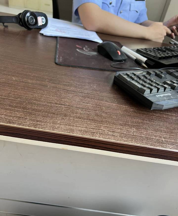 这个就是，感觉还是卡农的老哥，里面卖深工蛋糕券，我现在不敢轻举妄动


24 / 作者:贪玩小子 / 