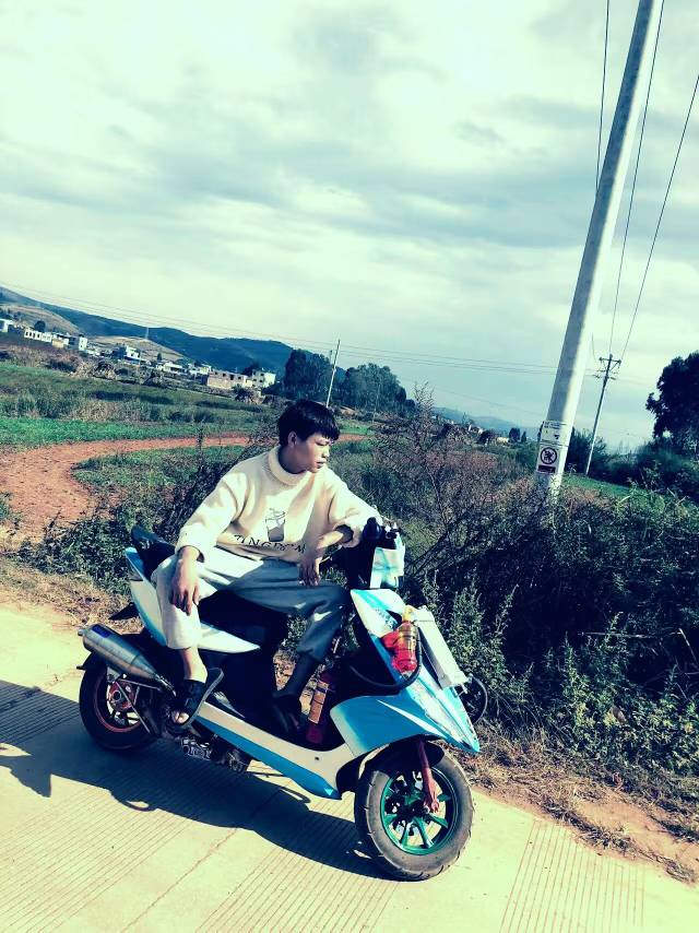 老哥们，给你们欣赏我的绝世容颜

61 / 作者:气血哥 / 