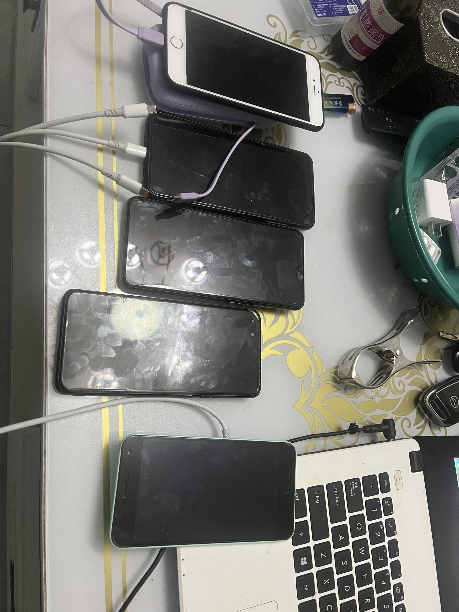 收拾收拾。该卖的卖。就一个开不开机，其他的还能用。就是电池不行喽！

3 / 作者:安徽吴彦祖8 / 