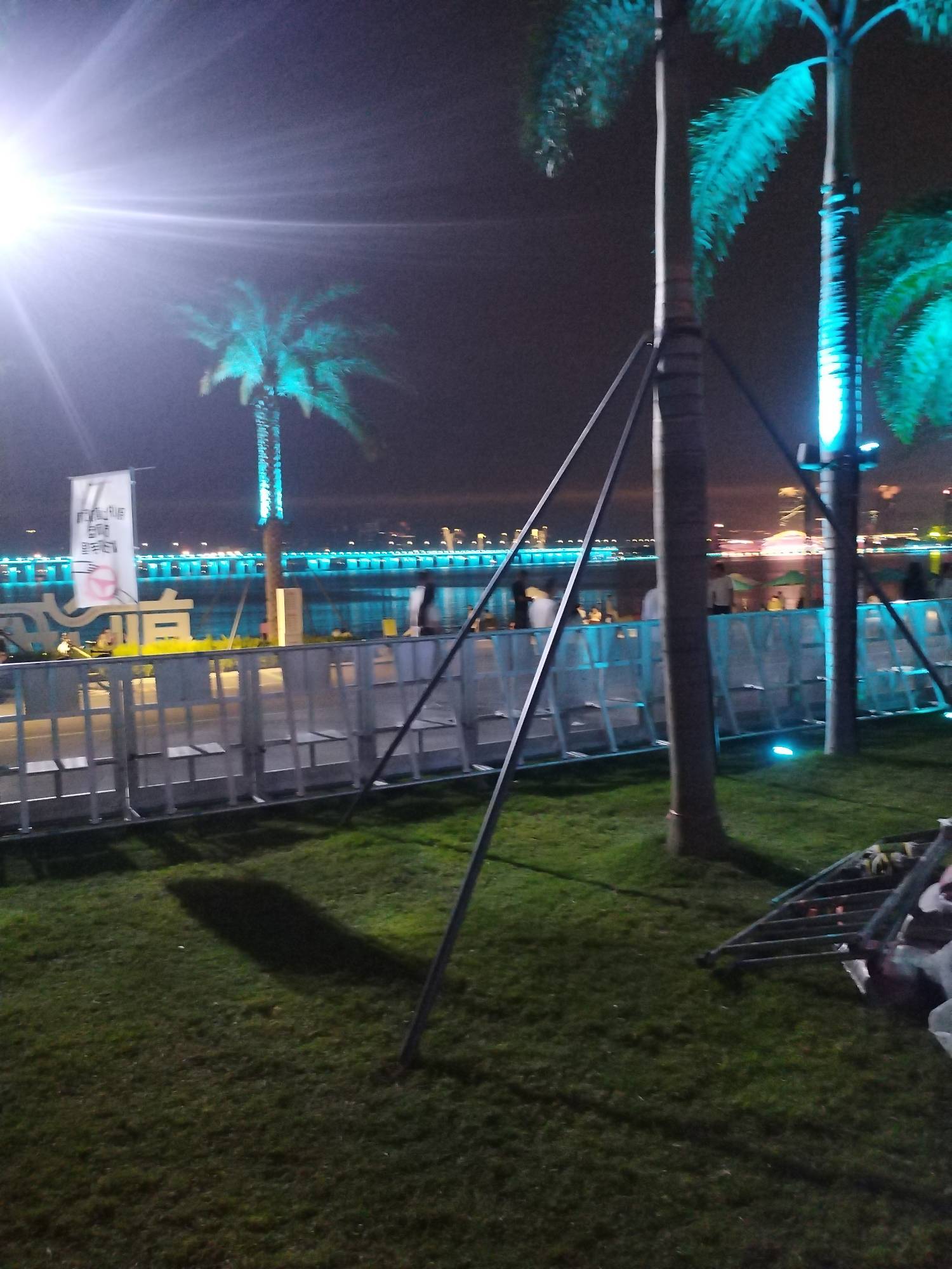 羡慕老哥们动不动香蕉赚1500，我玩图片从来没赚过1分钱还倒贴手续费

67 / 作者:东莞宵边大神 / 