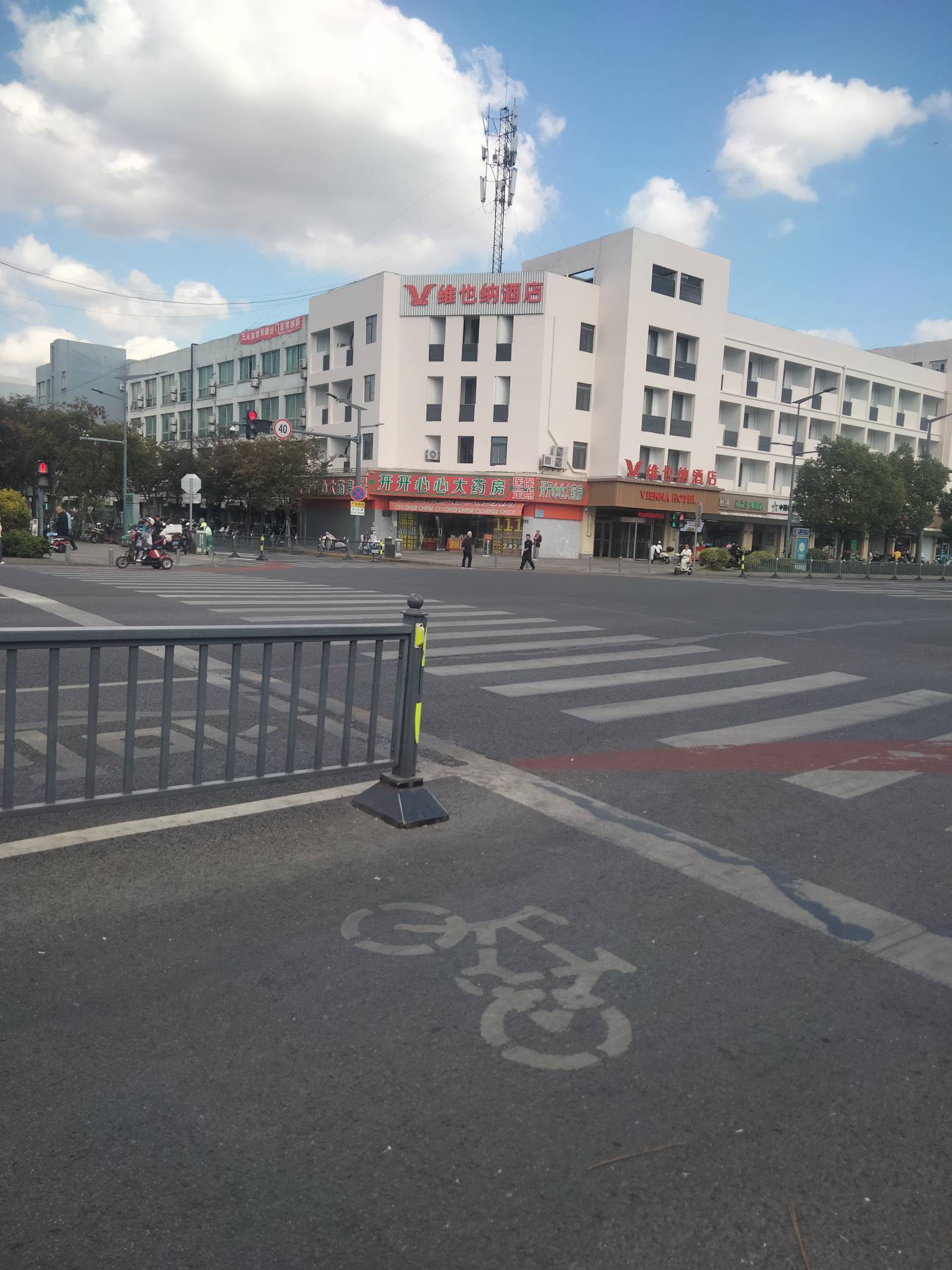 找了一天的工作找不到，开了个酒店，睡觉吧，明...100 / 作者:宁波躺平老哥 / 