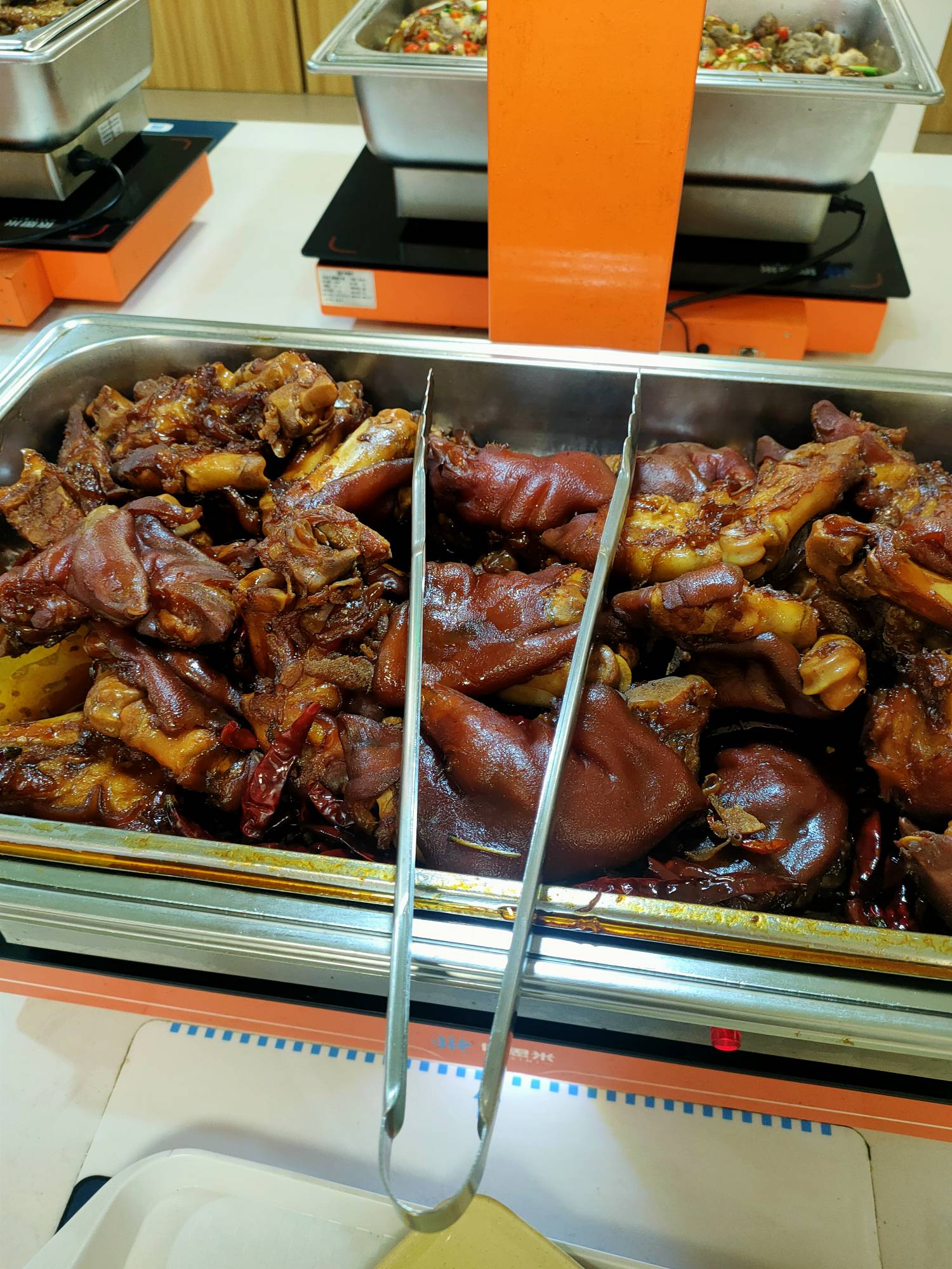 开饭了老割们

85 / 作者:回望Yuki / 