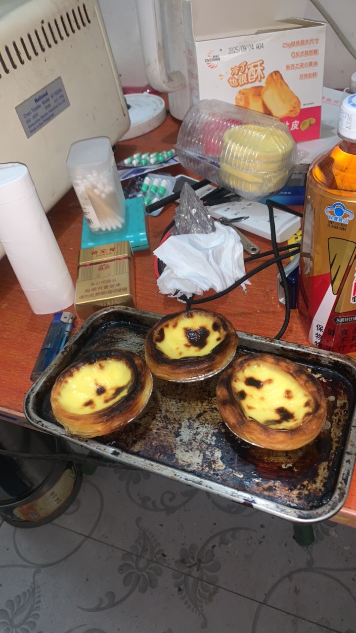 杭州上海的随心订蛋挞烤焦了 这火候控制不住 一没注意就焦了 是不是还要盯着看他变化
24 / 作者:陌上花开9698 / 