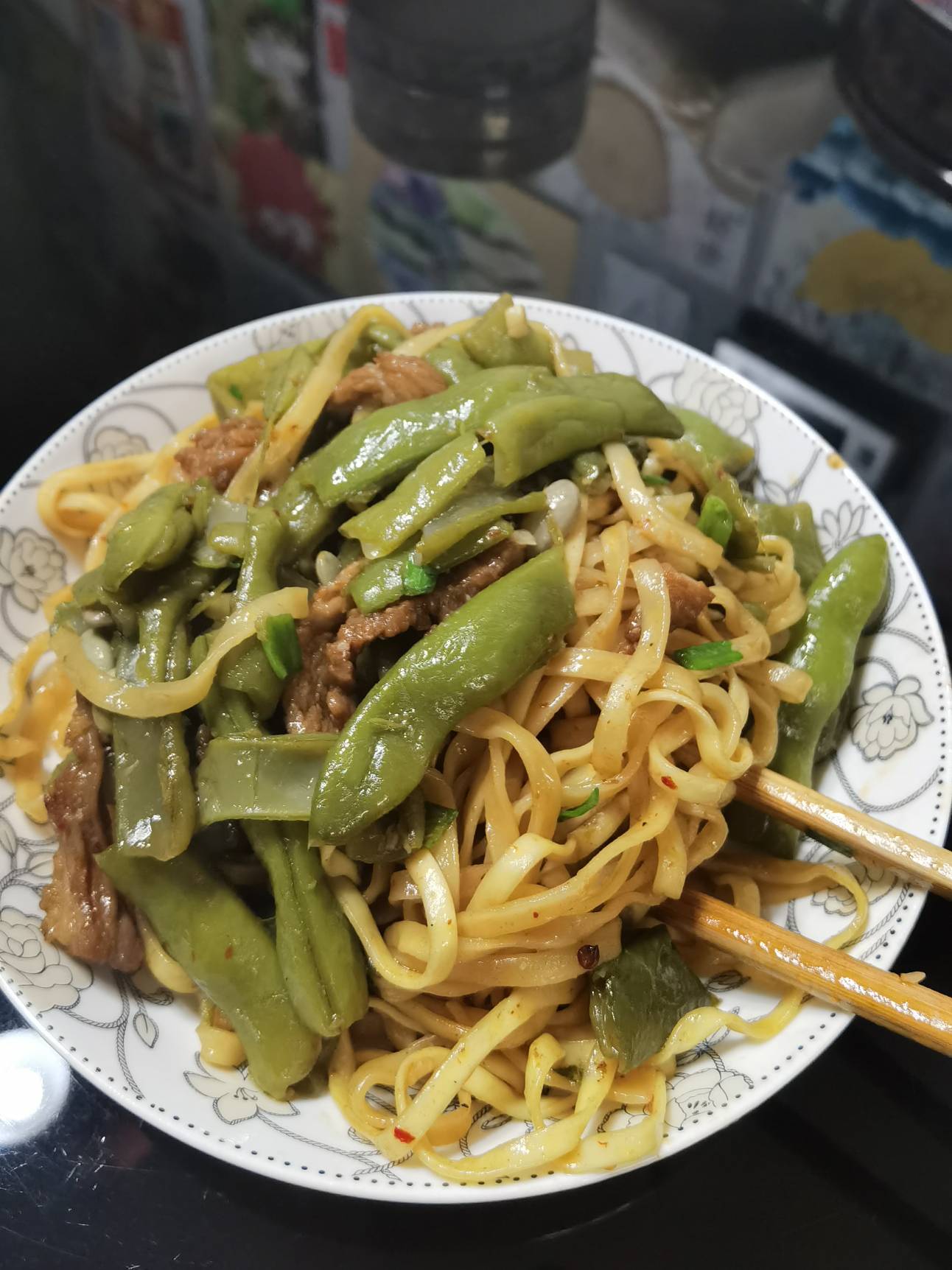 还是待在山西老家好，老哥们宵夜了。

31 / 作者:生命潦草 / 