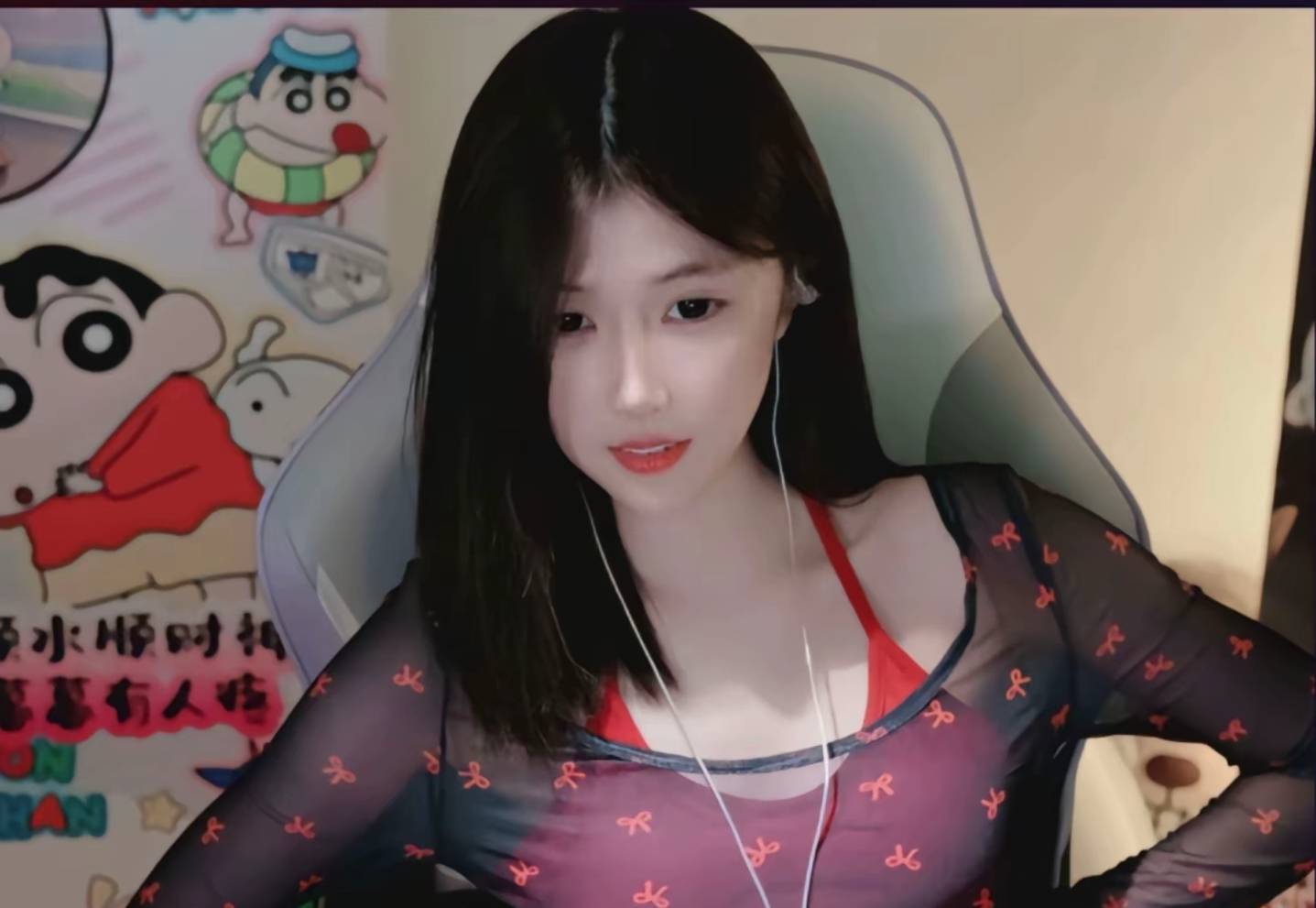 著名的数学家柏松提出1+1

80 / 作者:yz爱你 / 