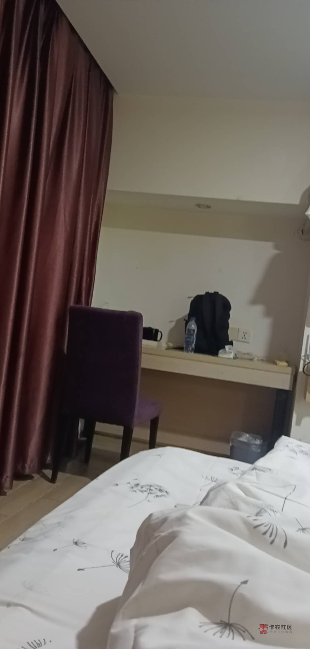 昨天晚上吃了红烧肉，现在一直放臭屁

3 / 作者:风中之神-聂风 / 