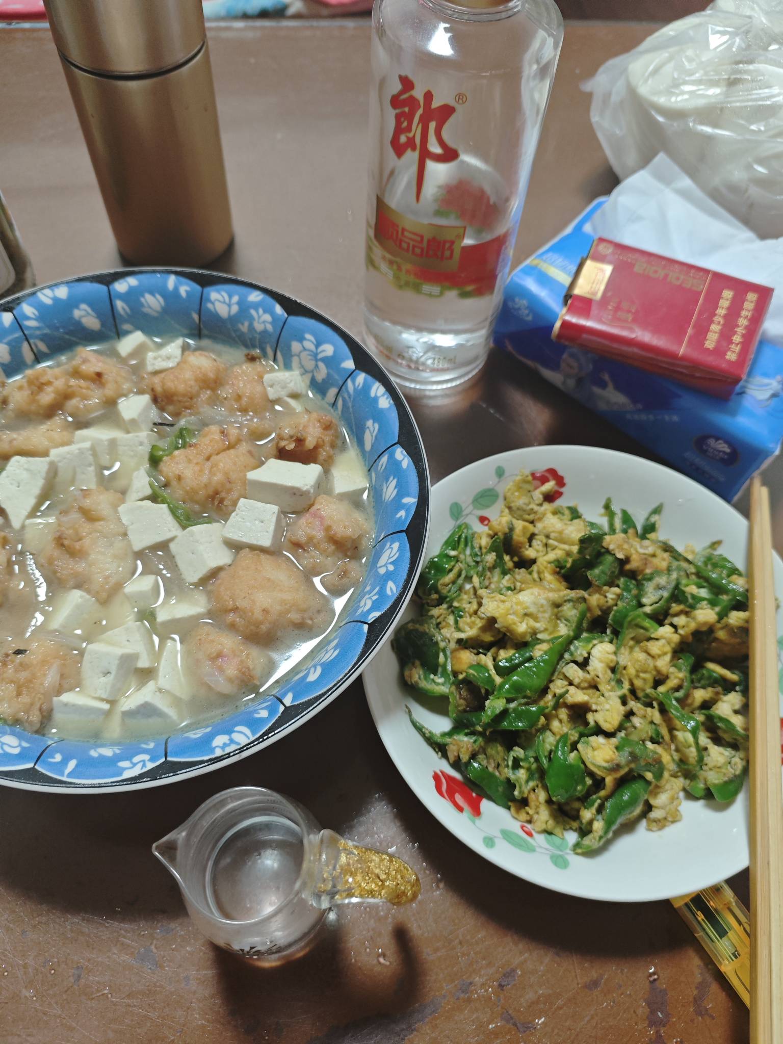 老哥们，过年了初一不得喝点吗，

38 / 作者:lllk. / 