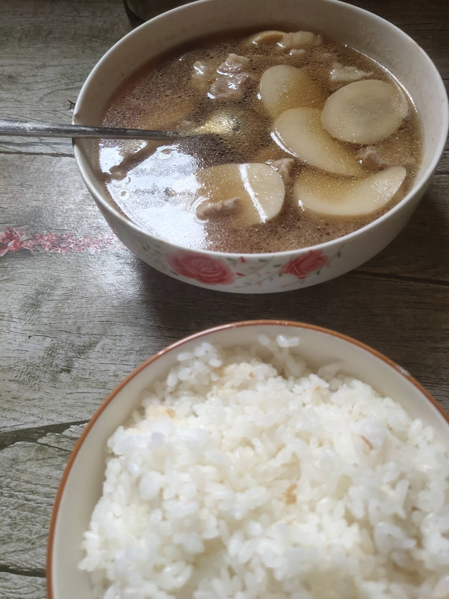 杏鲍菇肉片汤真的鲜啊

13 / 作者:一路向前8 / 