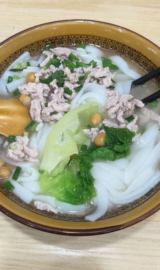 进厂不想进 打游戏代肝也没什么好游戏项目，一天到晚躺床上等死，没活路了太难了挂壁72 / 作者:理理理66 / 