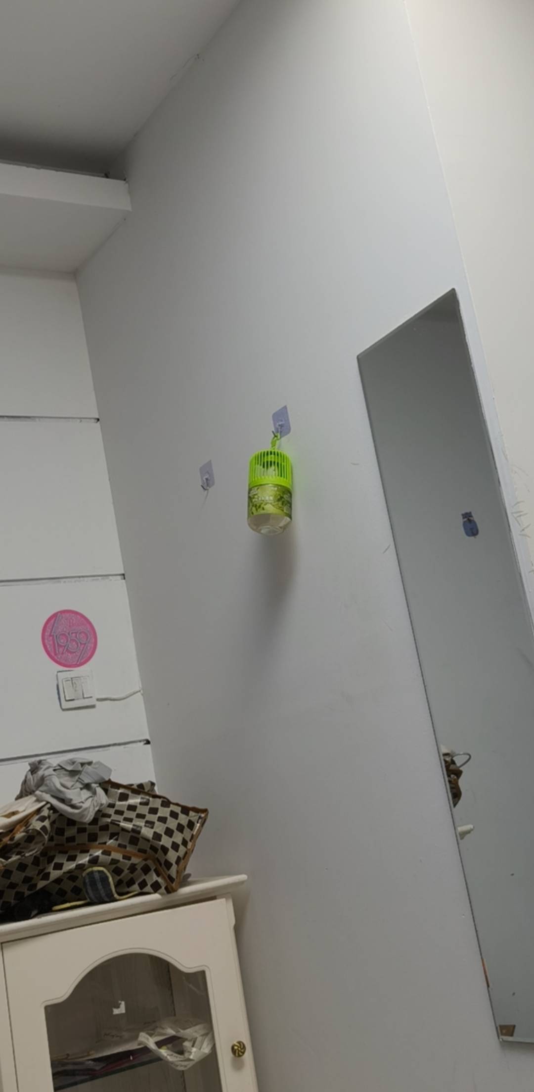 得物不知道买什么的老哥
我建议你们买点房间香氛和衣服香氛喷雾
天天躺挂壁房里 衣服82 / 作者:昭彩彩 / 