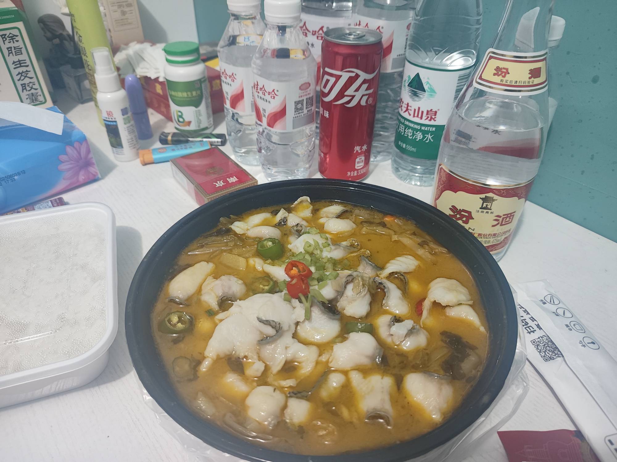 京东点了一盆酸菜鱼，骑手配送的时候我点了退款，钱到了饭也到了

18 / 作者:几把毛都没有绝望了 / 