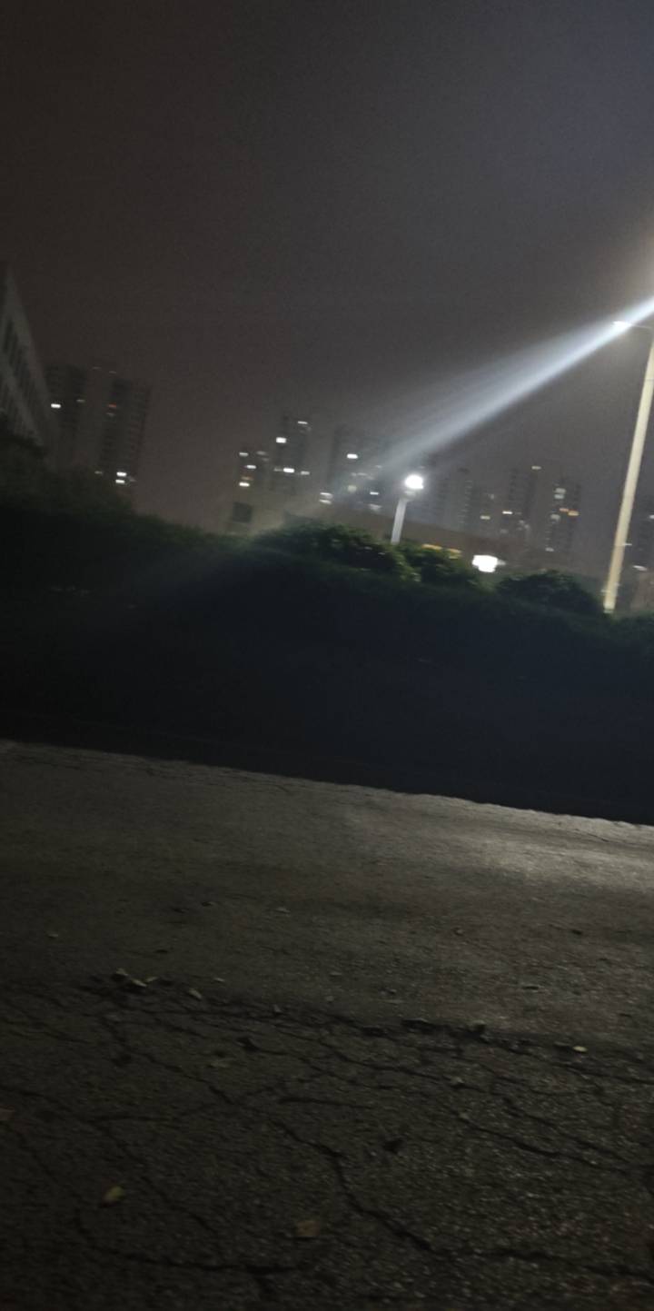 世界末日了吗三十几了无车无房，无工作，老家也回不去，，工厂也萧条了，人也少了，钱2 / 作者:露西亚的鱼 / 