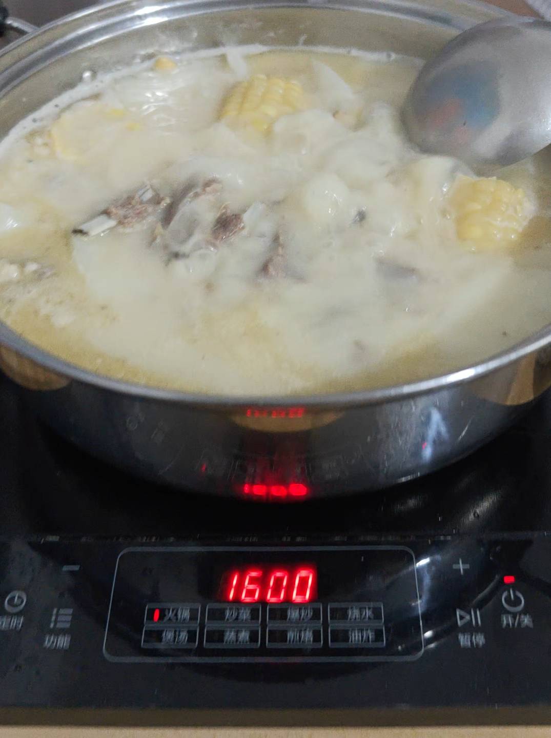 孤独的人吃鱼羊鲜

73 / 作者:神孙策 / 