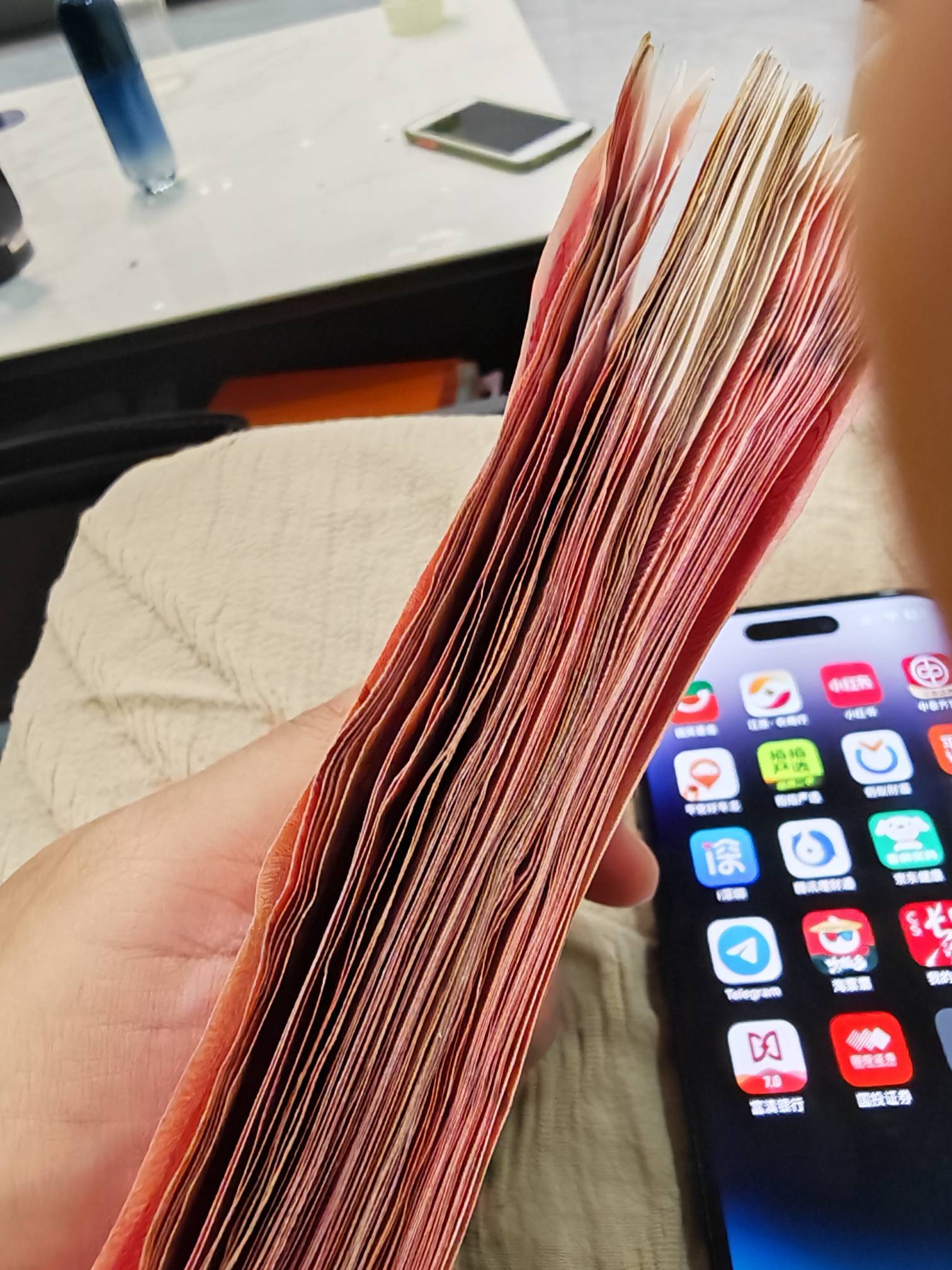 1万就是100张就那么点，老哥一把进去就是5k，心不疼吗

1 / 作者:普宁特邀演员达濠 / 