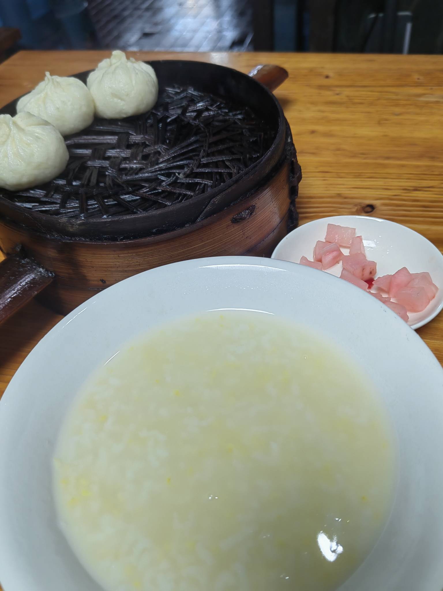 哥哥们吃早餐了

73 / 作者:miaiai / 