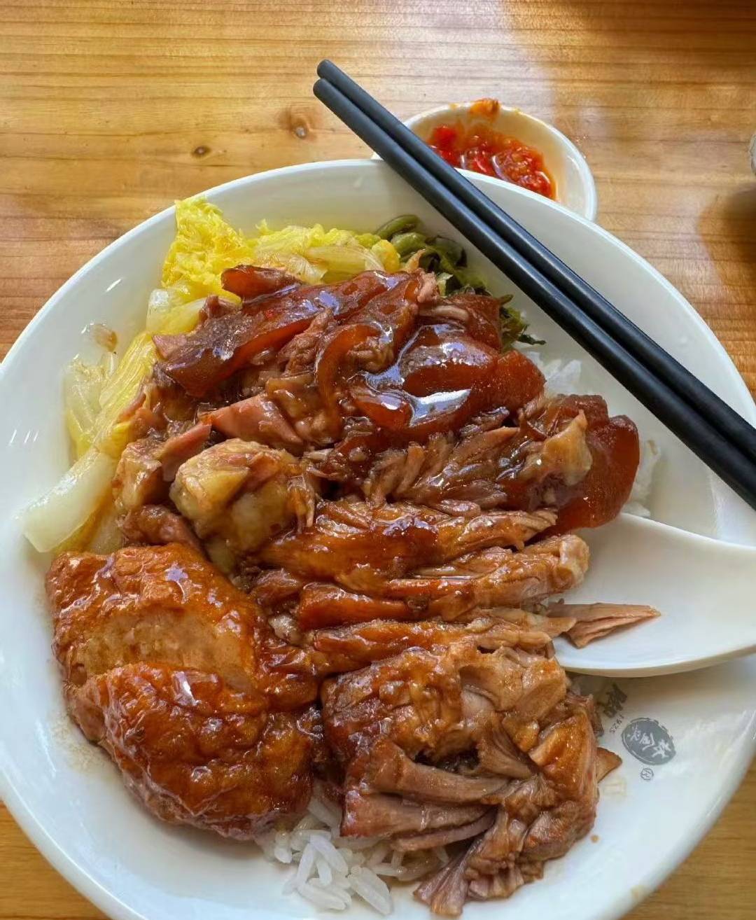 这家猪脚饭真好吃。老哥们先吃

22 / 作者:火星英雄7 / 