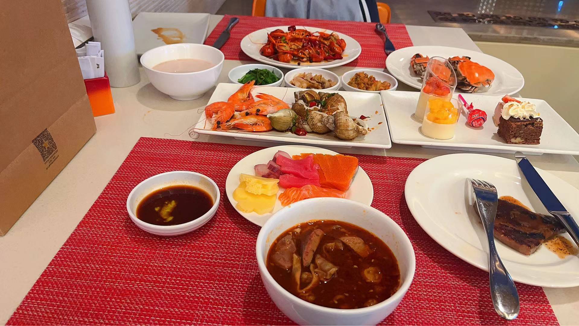 休息，吃一顿！上个月发的工资，没花完，这又快发工资了！一堆副业，加工资，除了爽就52 / 作者:昨日过往 / 